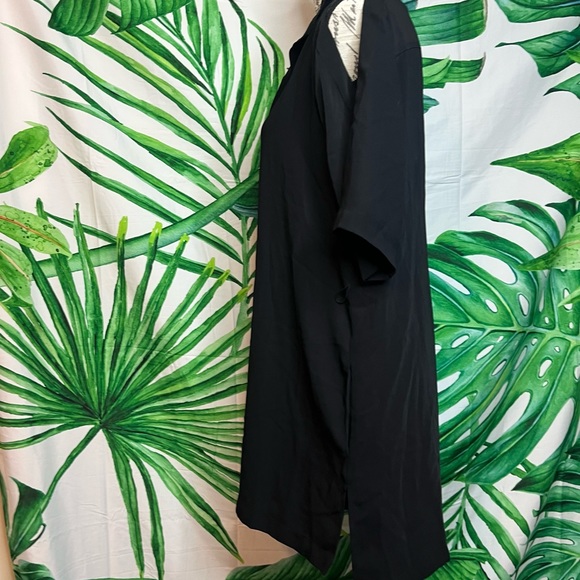 Chico’s Black Medium Lightweight Travel Cold Shoudler Tunic Button Shirt Dress - Picture 3 of 13